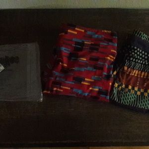 2 Pairs of LuLaRoe leggings